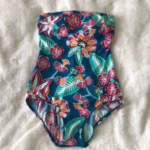 Strapless floral bathing suit